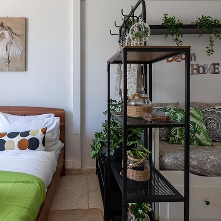Oasis - Cozy Studio In Larnaca Buitenkant foto