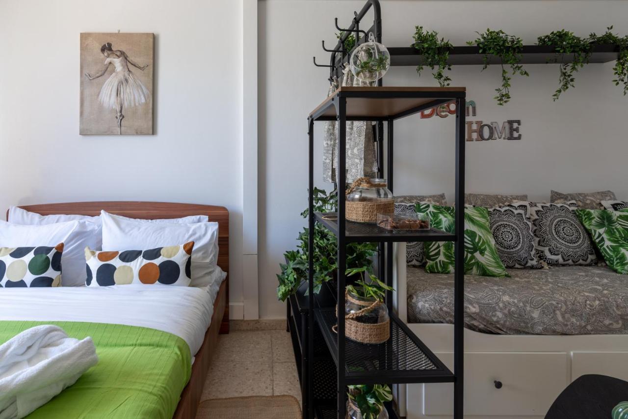 Oasis - Cozy Studio In Larnaca Buitenkant foto